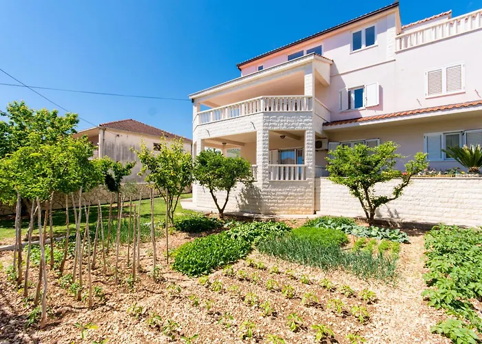 With Parking Space - 13378 Apartmán